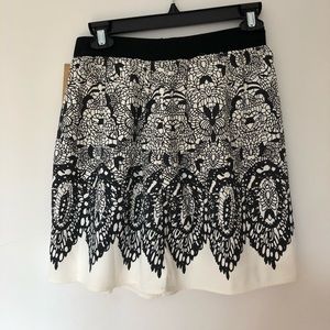 Francesca’s bubble skirt with black designs, small